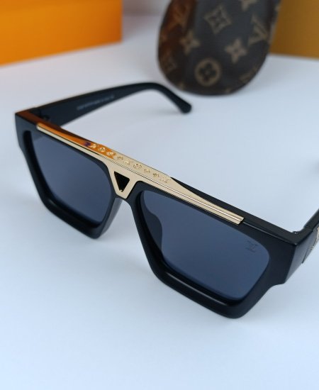 1.1 lv evidence sunglasses 3.jpg 1.1 lv evidence sunglasses 3.jpg