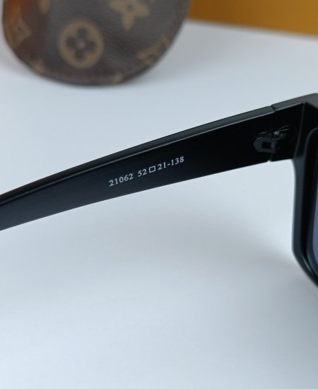 1.1 lv evidence sunglasses 7.jpg 1.1 lv evidence sunglasses 7.jpg