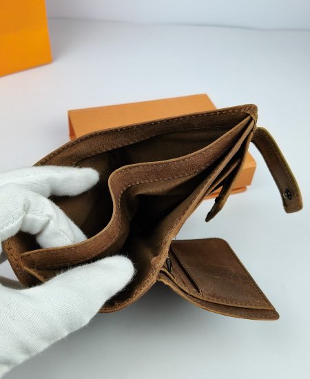 1.1 old money style mens wallet 3.jpg