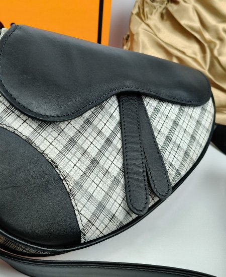 1.3 dior saddle white leather handbag 1.jpg