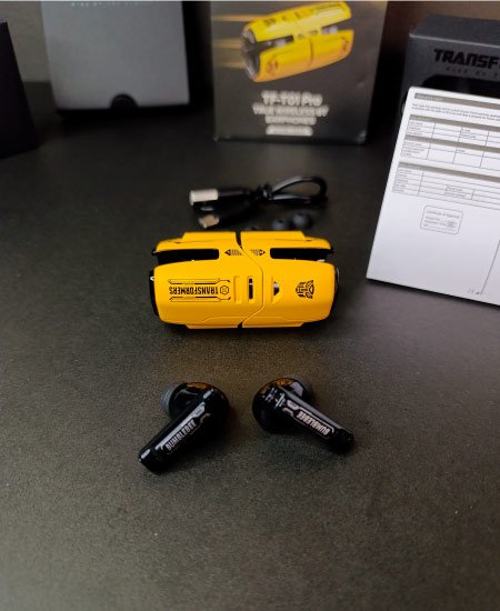 bumblebee earbuds genuine transformers 001 2.jpg bumblebee earbuds genuine transformers 001 2.jpg