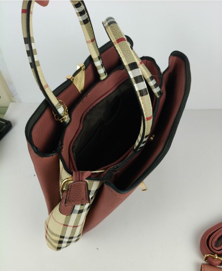 burberry ladies coffee pink handbag 4.jpg