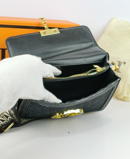 c dior black handbag 4.jpg