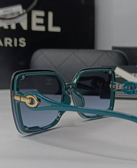 chnl green teardrop big sunglasses 6.jpg chnl green teardrop big sunglasses 6.jpg