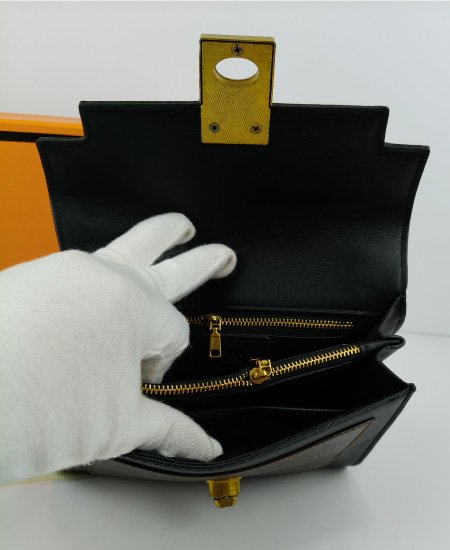 coach black handbag 4.jpg