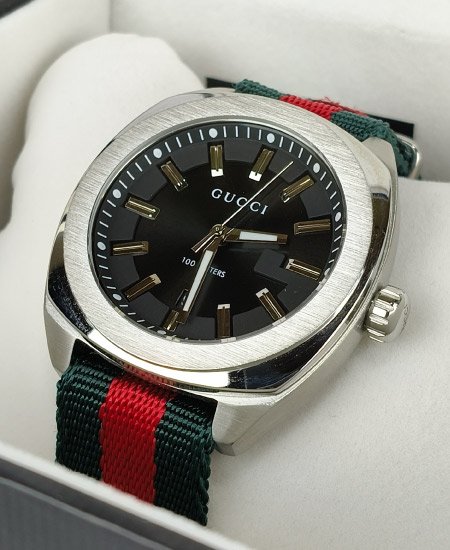 gucci mens watch ya142305 1.jpg