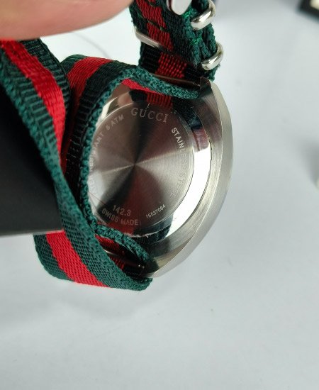 gucci mens watch ya142305 3.jpg