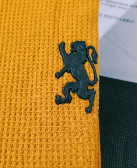 giordano mustard sweatshirt 3d logo 2.jpg