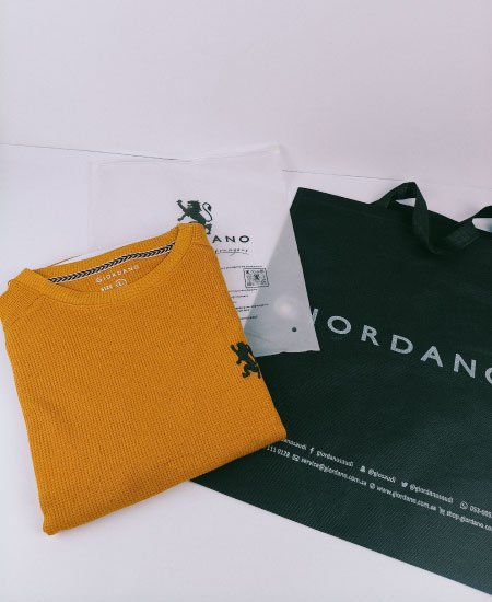giordano mustard sweatshirt 3d logo 3.jpg