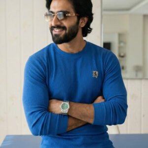 giordano royal blue sweatshirt.jpg