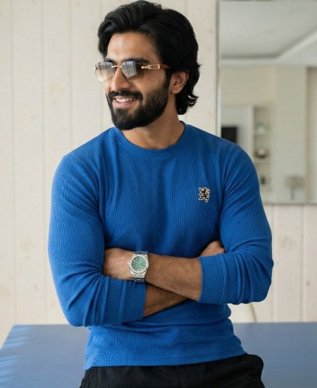 giordano royal blue sweatshirt.jpg