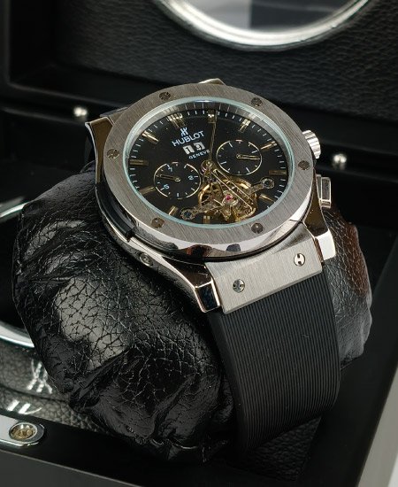 hublot watch black fusion skeleton calander 4.jpg