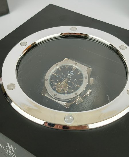 hublot watch black fusion skeleton calander 5.jpg