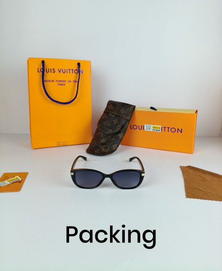 lv ladies black sunglasses 2.jpg