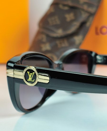 lv ladies black sunglasses 4.jpg