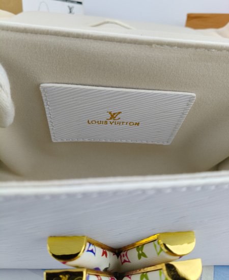 louis vuitton lv x tm twist mm slim m13678 3.jpg