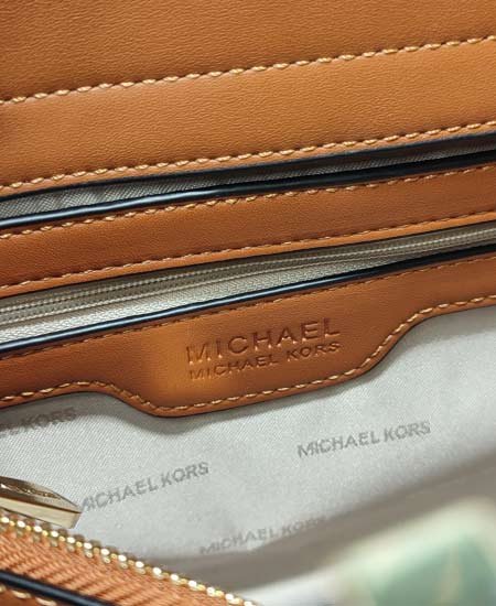 michl kors ladies tote handbags 5.jpg