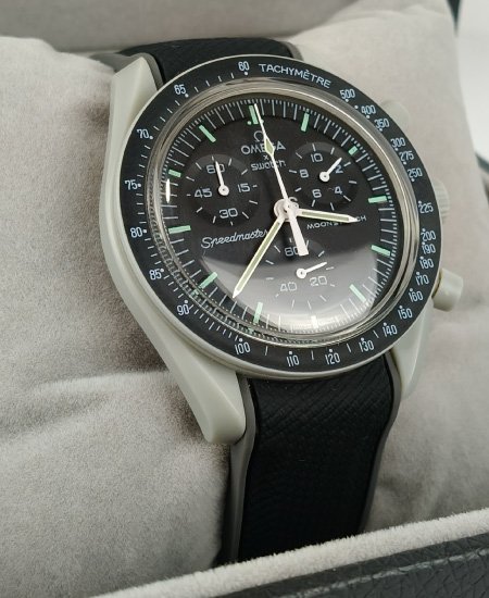 omega speed master ultra light mission to the moon rubber stap watch 4.jpg