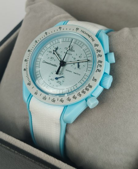 omega speed master ultra light mission to uranus rubber stap watch 3 1.jpg