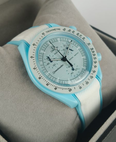 omega speed master ultra light mission to uranus rubber stap watch 5.jpg