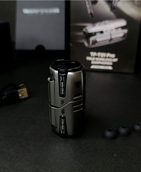 optimus prime earbuds genuine transformers tf t01 pro 3.jpg