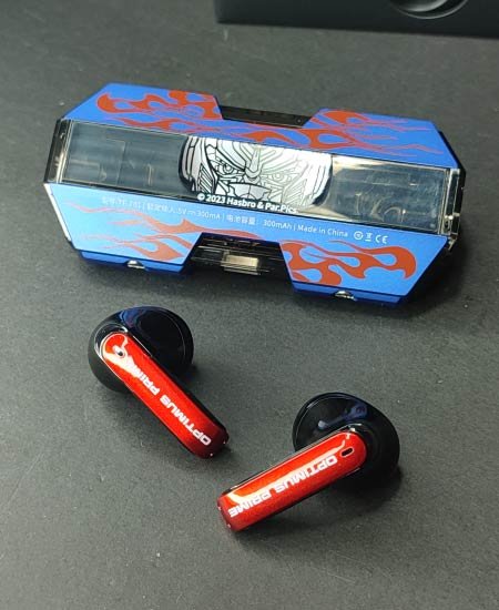 optimus prime earbuds original transformers 1.jpg optimus prime earbuds original transformers 1.jpg