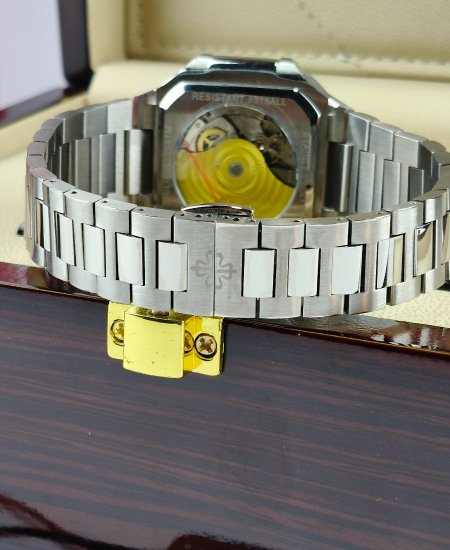 patek philippe cubitus black reference 5821 1a 001 4.jpg