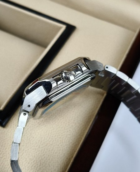 patek philippe cubitus black reference 5821 1a 001 6.jpg