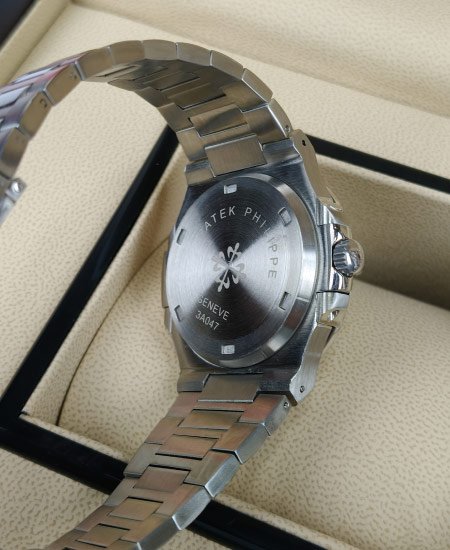 patek philippe nautilus 5711 tiffany watch 2.jpg