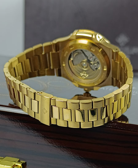 patek philippe watch 5711 golden blue 3.jpg