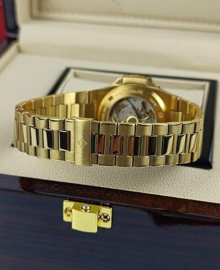 patek philippe watch 5711 golden green 2.jpg