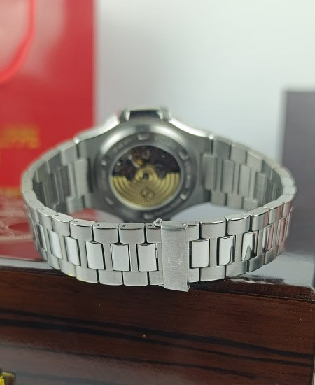 patek philippe watch 5726 1a nautilus blue dail 3.jpg patek philippe watch 5726 1a nautilus blue dail 3.jpg