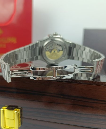 patek philippe watch 5726 1a nautilus blue dail 4.jpg