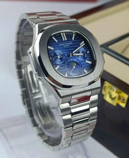 patek philippe watch 5740 1g nautilus blue dial 4.jpg