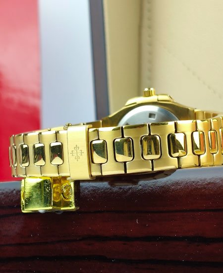 patek philippe womens watch nautilus 7011 1 3.jpg