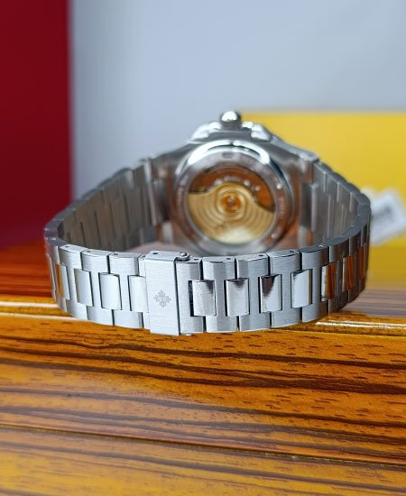 patk phlipe nautilus 5811 1g 3 1.jpg