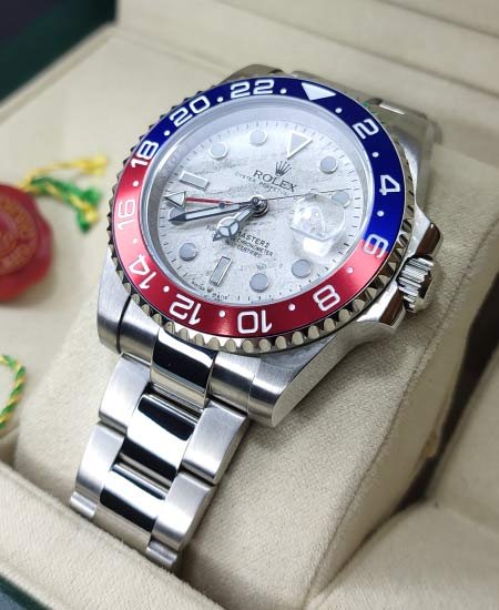 rolx oyster perpetual gmt master m126719blro 1.jpg