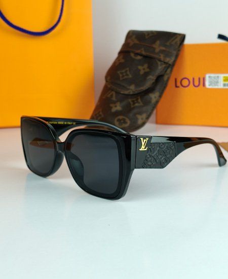sunglasses in pakistan.jpg