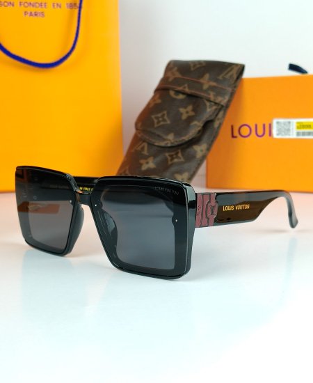 sunglasses in paksitan.jpg