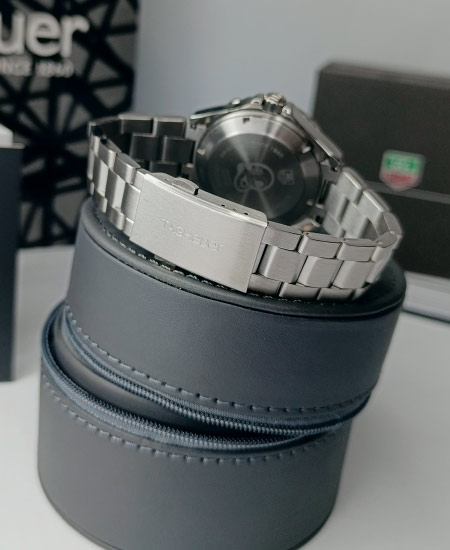 tg heuer aquaracer green dial way201s 3.jpg