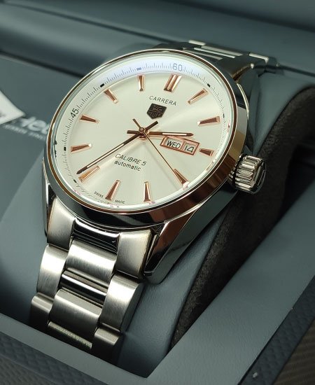 tg heuer carrera calibre 5 white dail 2.jpg