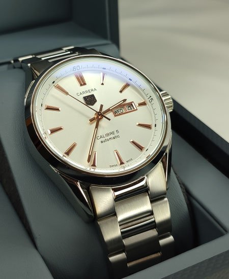 tg heuer carrera calibre 5 white dail 4.jpg