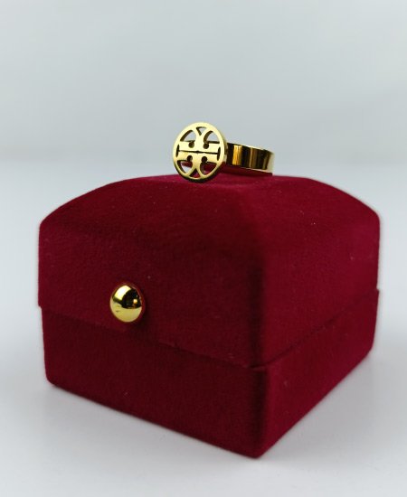tory ring 002 4.jpg