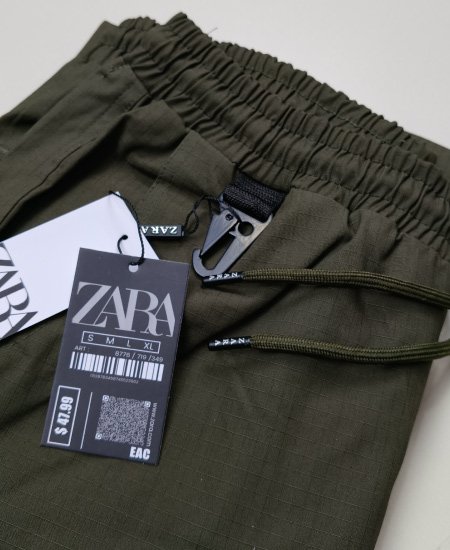 zara self green cargo pant as.jpg