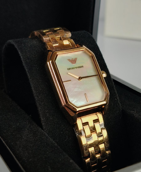 Best ladies watches in Pakistan