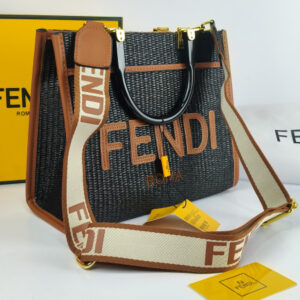 Black Tote bag in Pakistan