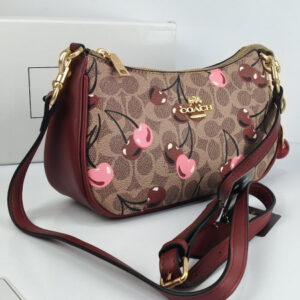 Shoulder Bags in Pakistan