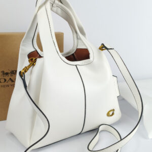 White Ladies Handbags in Pakistan