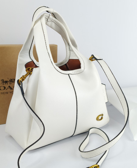 White Ladies Handbags in Pakistan